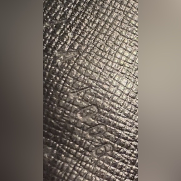 Louis Vuitton Porte-Documents
Voyage Bag - Picture 10 of 10